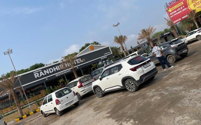 Randhir Hotel & Restaurant