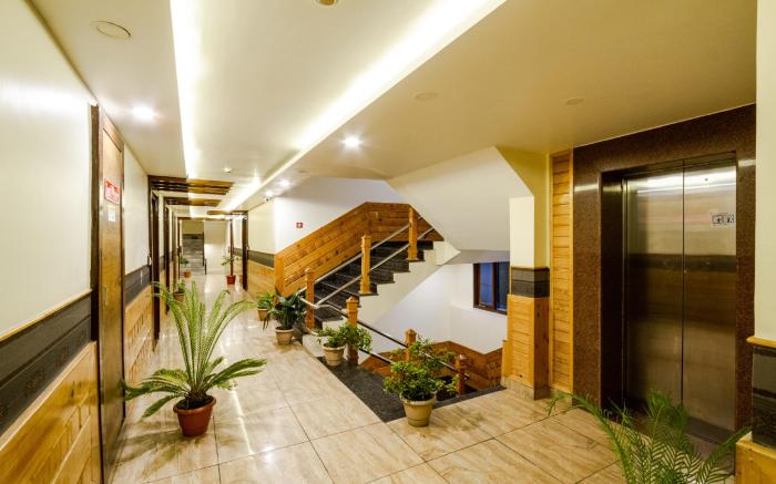 Tribhav Rohtang Heights Resort