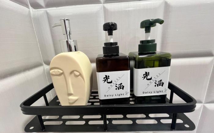 Daisy Light Hostel 光涵行旅-3F-加大雙人套房+沙發床