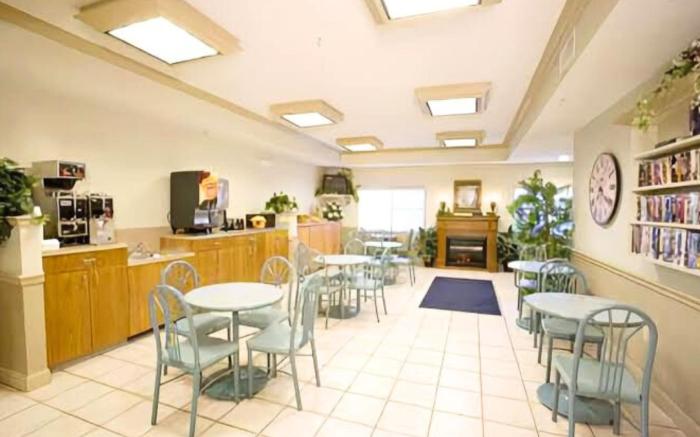 Coratel Inn & Suites By Jasper Wesley Hospital