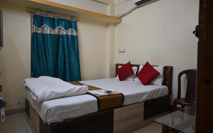 Om Shanti Guest House - Ruby General Hospital and Science City