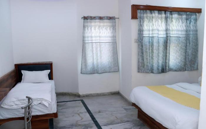 Hotel Gush At New Delhi Railway Station
