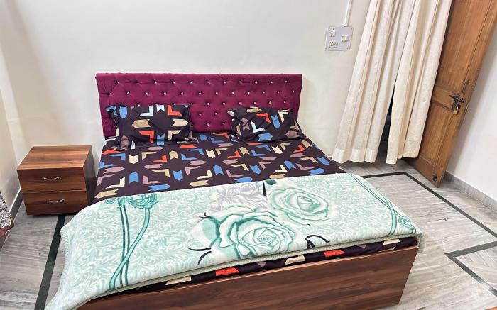 SRI RAM GUEST HOUSE  ( HOME STAY )