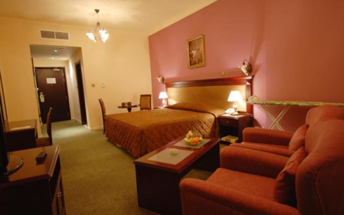 Al Bustan Hotel
