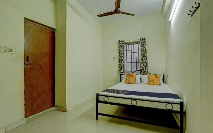 Collection O Velachery Railway Junction Formerly Vijay Guest House