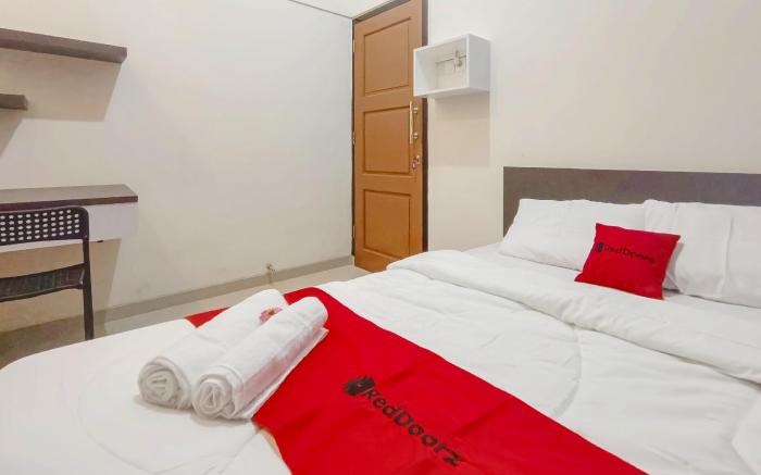 RedDoorz Syariah near RS Bhayangkara Gayamsari Semarang