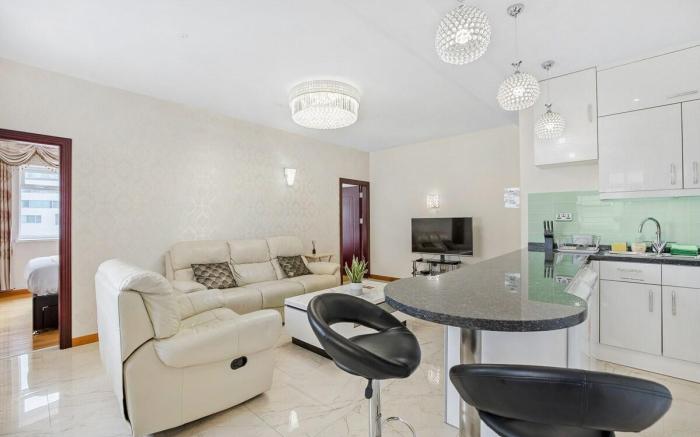 Luxury Mayflower Apartment, Central City Centre
