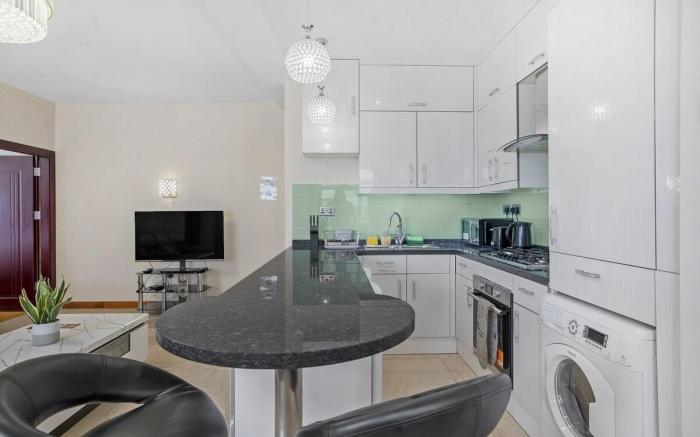 Luxury Mayflower Apartment, Central City Centre