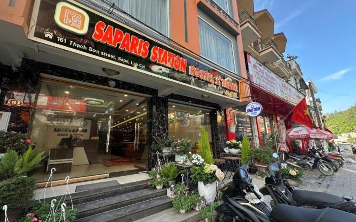 Saparis Station Hostel & Travel