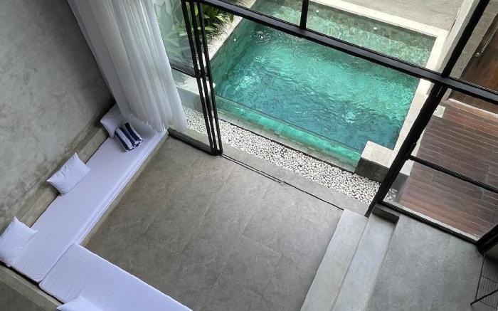 Rooftop! Rare Industrial Loft Center of Berawa