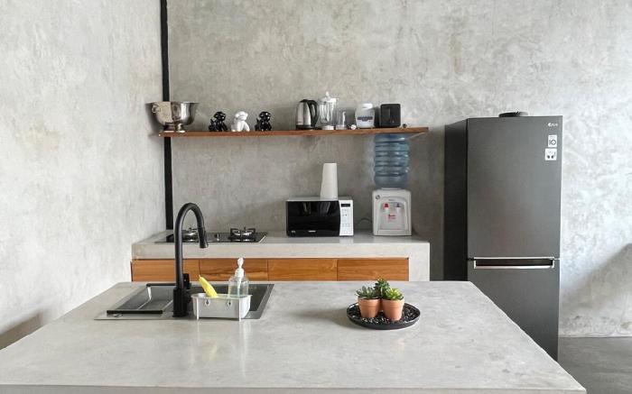 Rooftop! Rare Industrial Loft Center of Berawa