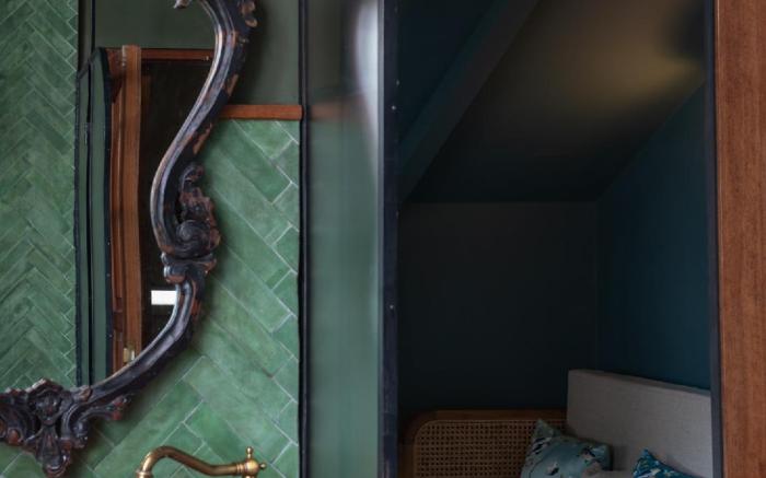 NEW Live like a Queen - Unique Victorian House
