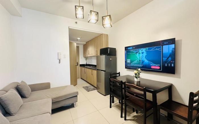 Seaside Tranquility: Cozy Suite in MOA w/ Netflix