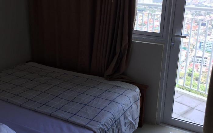 Bed Queen size  1BR in JAZZ Residences