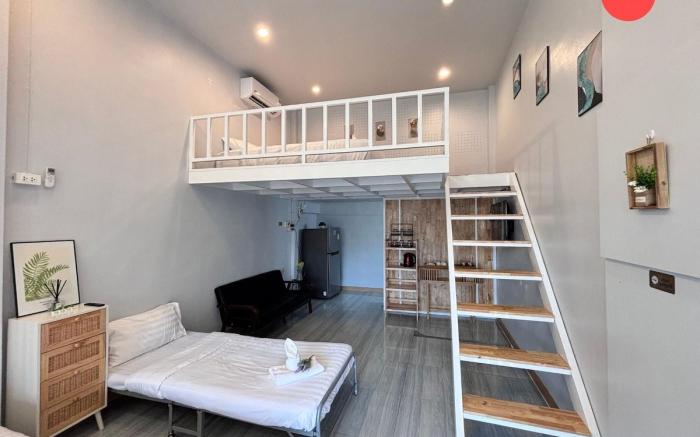 Loft & Cozy Stay near Lee Garden