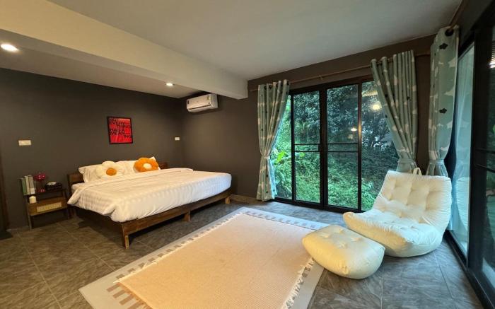 Brookside Nest-Lower Floor