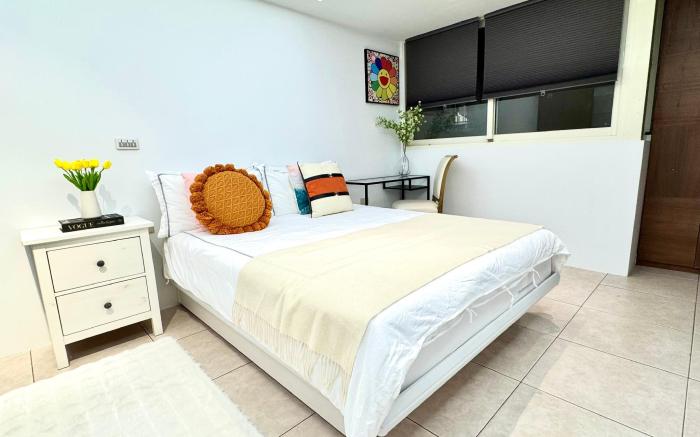 Chic Stay in Taipei’s Fashion Hub | 2min to MRT
