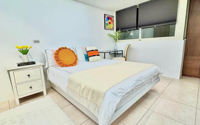 Chic Stay in Taipei’s Fashion Hub | 2min to MRT