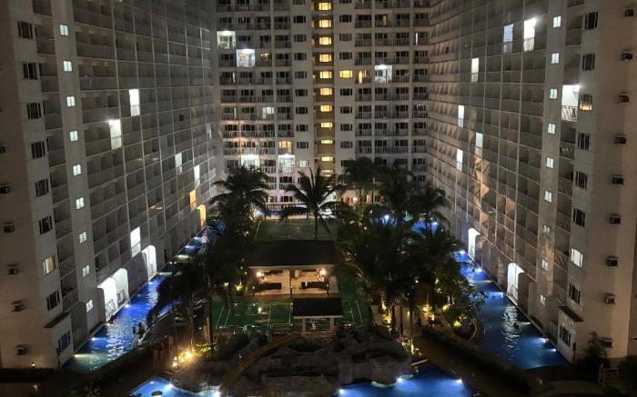 Cozy Condo w/ Pool View Near SMX and MOA