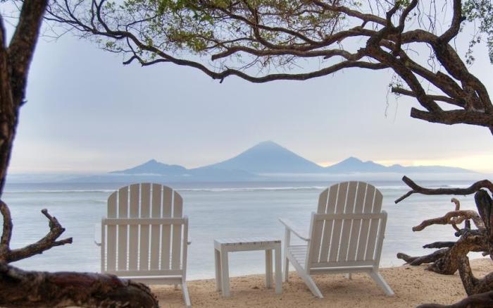 Gili Teak Beach Front Resort
