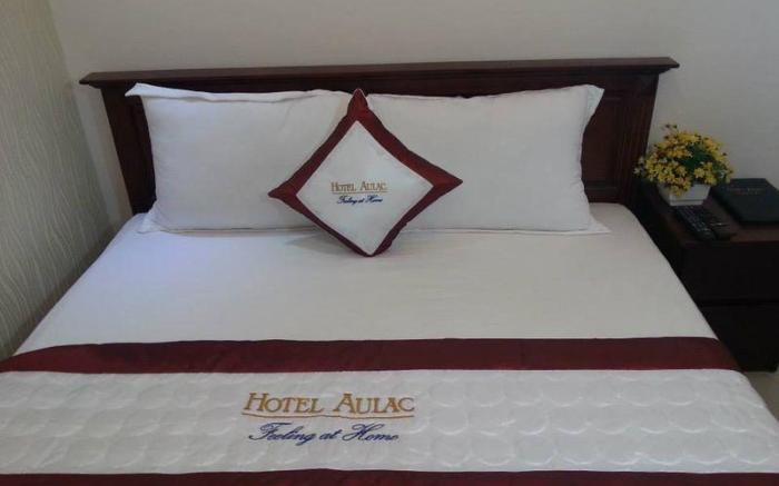 Au Lac Hotel