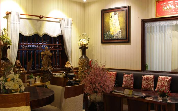 Au Lac Hotel