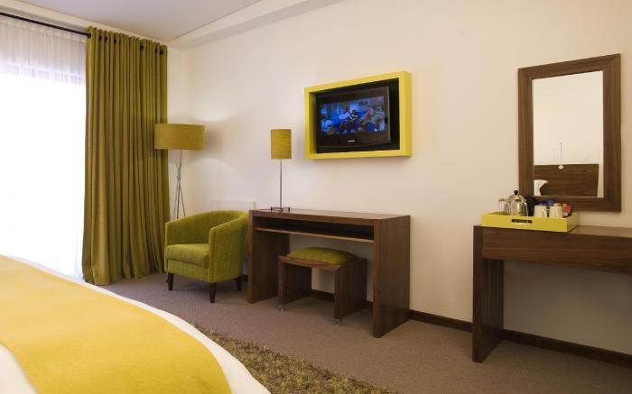 Golden Gate Hotel and Chalets