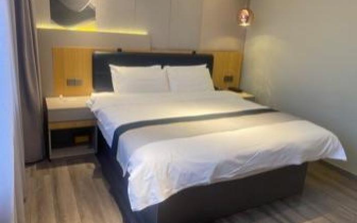 Home Inn Style Yuzhou East District Stadium