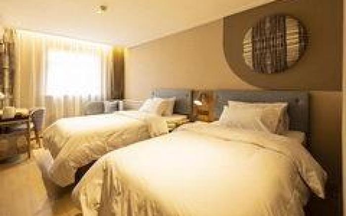 Home Inn Neo Qinhuangdao Railway Station Yanshan Avenue