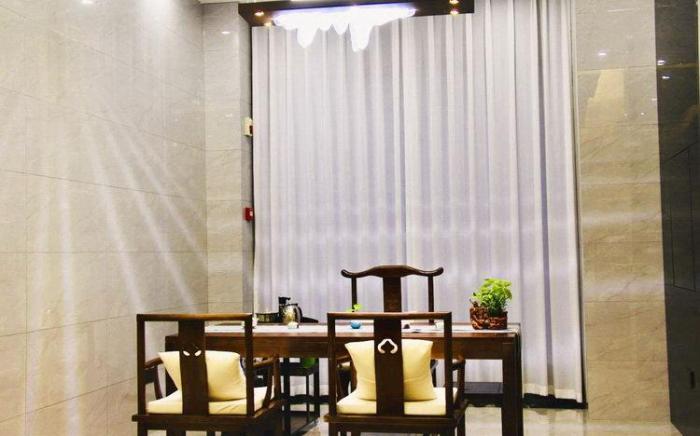 Home Inn Style Zhengzhou Xianghu Science and Technology Museum Fantawild Green Expo Park