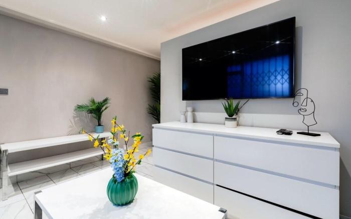 Charming 1BR Escape in the Heart of the City