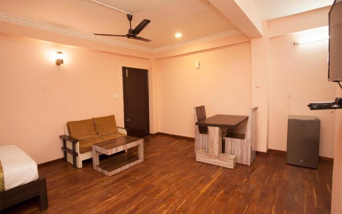 OYO 818 Hotel Queen Tower