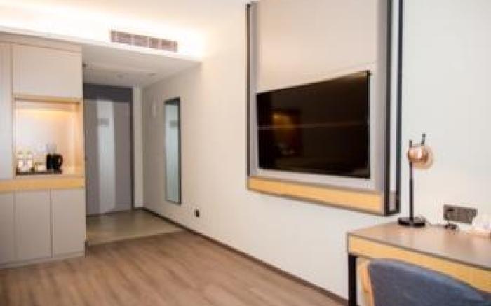 Ease Hotel Yantai Guanhai Road Vientiane City Commercial Center