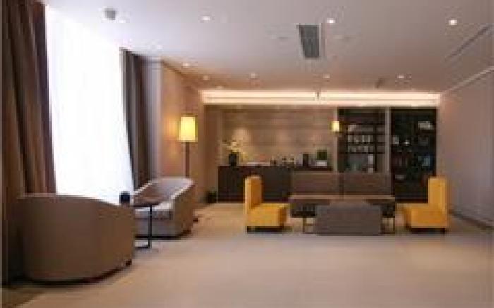 Ease Hotel Tianjin Wudadao Scenic Area Xiaobailou Metro Station
