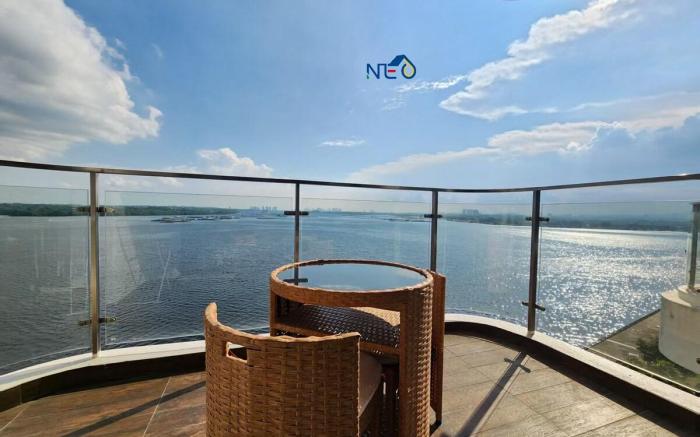 2Bedroom Sea View Balcony/Country Garden Kings bay