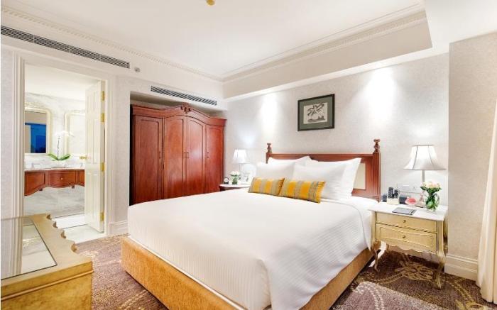 Apricot Hotel