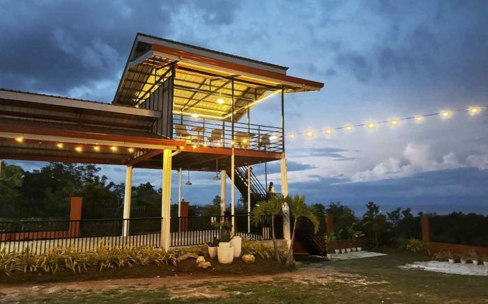 Galaxy Get-Away Exclusive Resort- 20 person