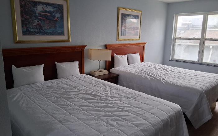 Lakeview Inn