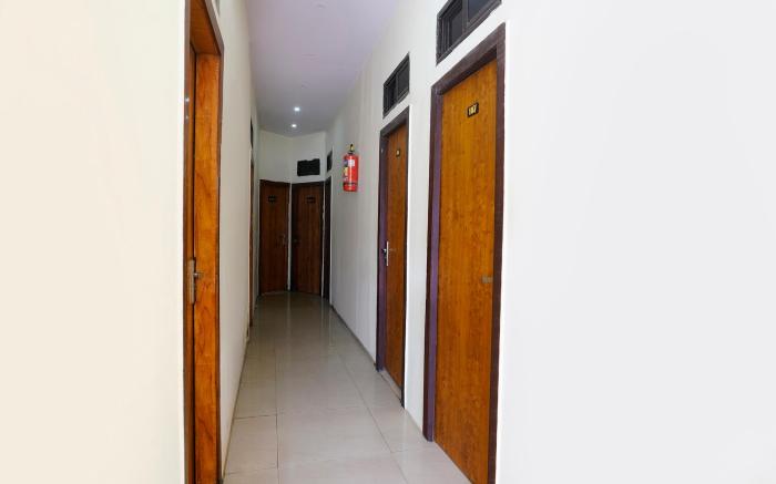 FabHotel Mumbai Inn