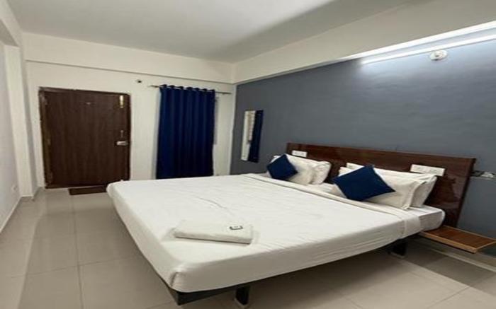 FabHotel Rio Hitech City