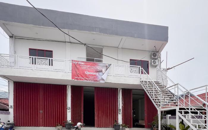 RedDoorz @ Ideal Home Banjarmasin