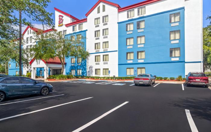 Red Roof PLUS+ Jacksonville - Southpoint