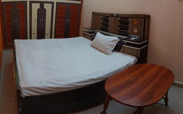 Dr Maurya Homestay 2BHK  + Single Room Driver