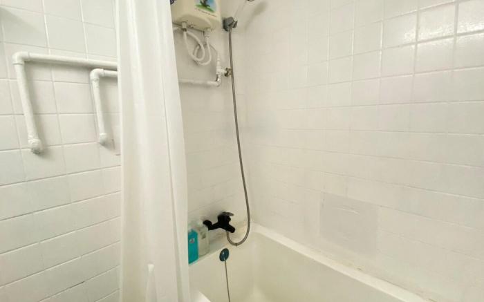 Wuchang Street《西門町｜四人房｜捷運6號出口步行8分鐘》705[僅限國外旅客入住]