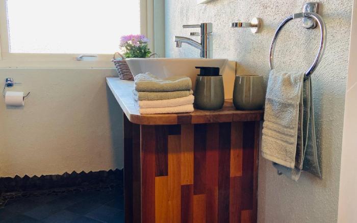 Apartment in cozy farmhouse upstairs