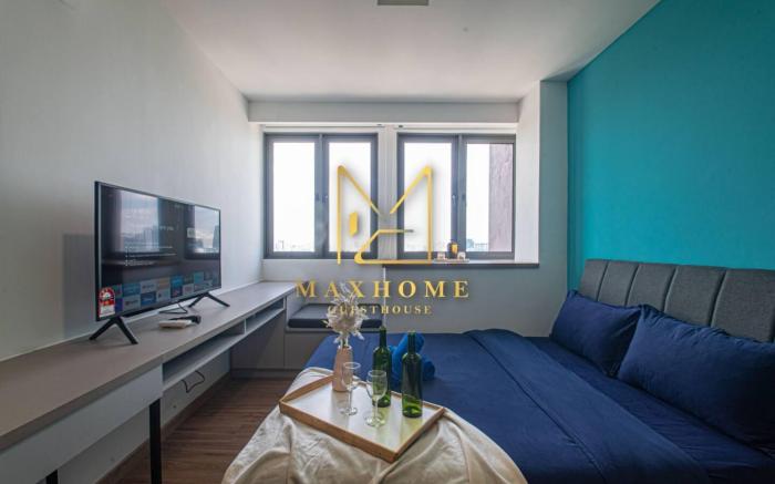 Sky Pool Studio@Riveria KL Sentral S2