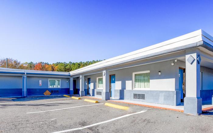 Whispering Pines by Hotel O Whitestone VA