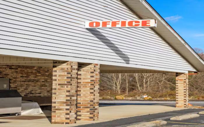 Budget Host Inn by Hotel O Portland near I-65