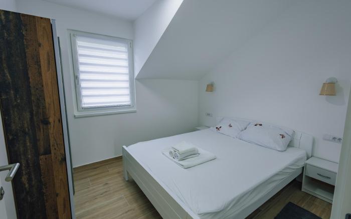 Green panorama Vrdnik