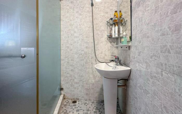 Madam Nguyet Home - Private Room in Shared Home